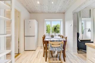 3 BR Family Home with huge Garden & free Parking - 5