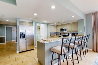 Spacious home with gorgeous gulf views pool large balcony & fitness center - 2
