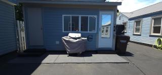 "Rustic Getaway A Charming & Cozy Cottage for Two or Four!" - 0