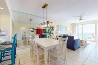 Beach condo w shared guest amenities - pool fitness center & BBQ area - 1