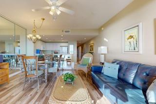 Airy Beachfront Condo w Shared Outdoor Pool Central AC Free WiFi - 3