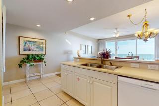 Airy Beachfront Condo w Shared Outdoor Pool Central AC Free WiFi - 2