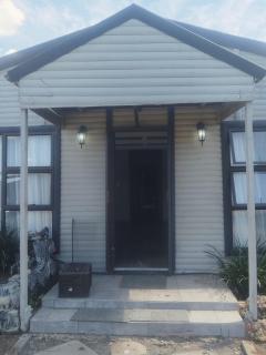 Emhlangeni Guest House - 1