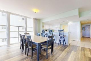 Large beach condo w beach access shared pool & balcony - walk to the beach - 2