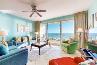 Beachfront condo with access shared on-site amenities & ocean views - 0