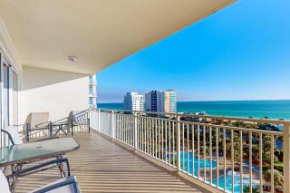 Beachfront condo with access shared on-site amenities & ocean views - 9