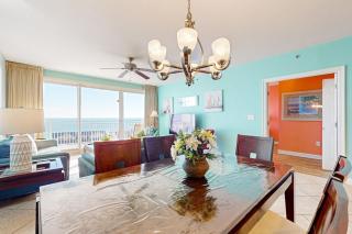 Beachfront condo with access shared on-site amenities & ocean views - 1