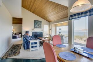 Direct Beach Access! Quiet Diamond Point Retreat - 1