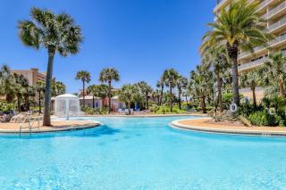 Gorgeous beachfront condo w shared pool & beach access - 9