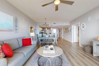Gorgeous beachfront condo w shared pool & beach access - 5