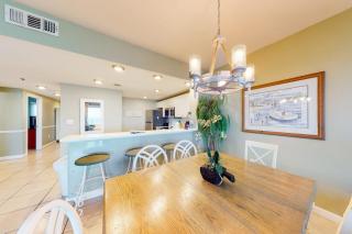 Ninth Floor Oceanfront Condo with Shared Pools Ocean View WiFi & Washer&Dryer - 3