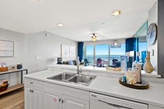 Gulf views at beach condo with shared pool & gym - close to shops & restaurants - 3