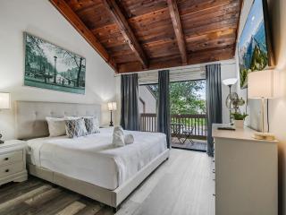 Lakeside Retreat 2 Miles from Universal Studios - 5