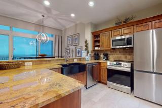 Spacious penthouse condo and private balcony shared pool&fitness beach access - 7