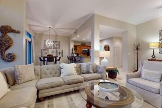 Spacious penthouse condo and private balcony shared pool&fitness beach access - 5