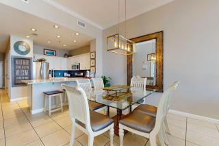 Penthouse home with gulf views from balcony - shared pool & beach access - 1