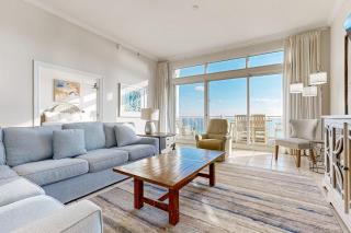 Beachfront condo w private balcony Gulf views & on-site shared amenities - 0