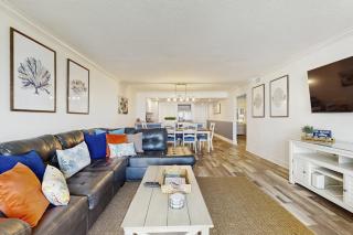 Beachfront Shoreline Towers condo on 2nd floor only steps away from beach - 5