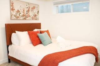 Exquisite Modern 2BR Home 1 Bath Sleeps 4 - 1