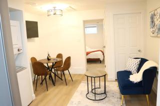 Exquisite Modern 2BR Home 1 Bath Sleeps 4 - 9