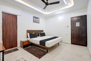 SPOT ON Hotel Lavish Inn - 8