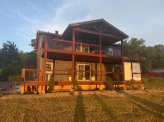 Cozy West Fork Retreat - Private Hot Tub & Deck - 4