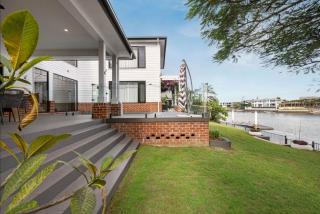 Allambi Broadbeach -School Holiday Discounts - 1