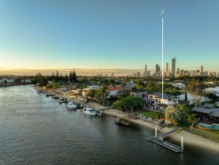 Allambi Broadbeach -School Holiday Discounts - 1