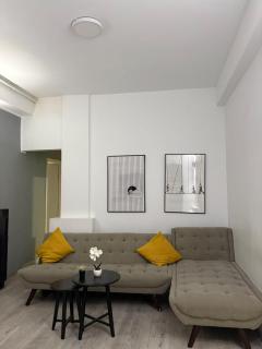Big apartment for up to 8 people in city center - 8