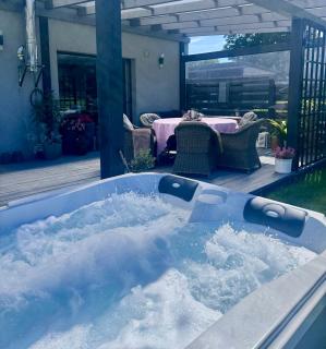 Domek z jacuzzi Studnica 39 - 0