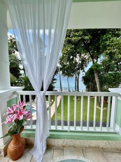 Beachfront 2BR Condo with Beach Access - 8