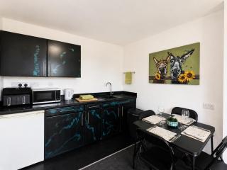 Flat, 2 double beds, free parking, near Arena - 4