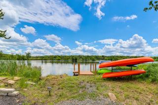 Lakefront Pocono Retreat w/ Hot Tub & Movie Hub - 5