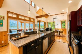 Lazy Bear Lodge by NW Comfy Cabins - 5
