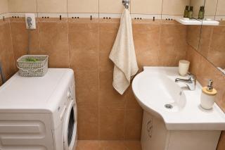 Cozy Adriatic Apartment - 5 min walk to beach & free parking - 6