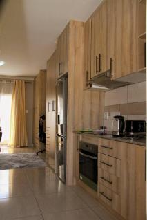 Menlyn Maine Spacious Cottage - Apartment - 0