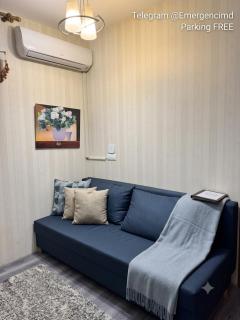 Central Smart Apt FREE Parking WiFi - 8