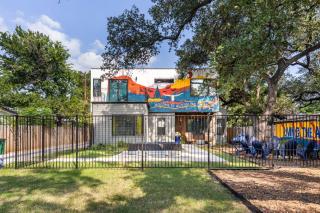 Luxury Austin Retreat for 30 with Pool Sauna Plunge - 1