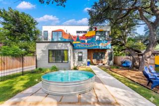Luxury Austin Retreat for 30 with Pool Sauna Plunge - 0