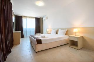 La Piazza Primorsko Rooms & Apartments - 1