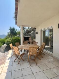 4-bedroom villa with pool and sea view - 5