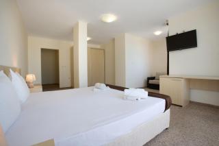 La Piazza Primorsko Rooms & Apartments - 5