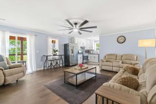 Cozy West Fork Retreat - Private Hot Tub & Deck - 8