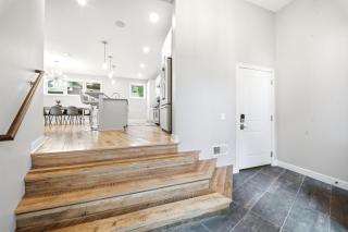 Lakefront Luxury - 3