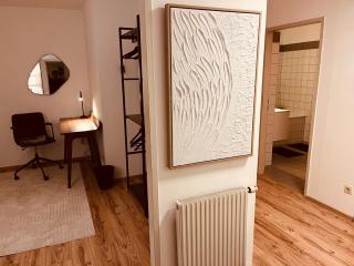 Modern 1BR Apartment next to Metro U1 only 15min to City Center Vienna - 2