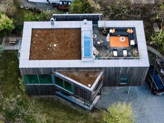 Architect-designed house on the rooftops of the city - 4