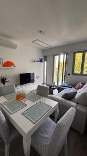 Azzurro Sea View Apartment with Parking and Balcony 5 min Walk to Beach - 3