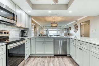 Ocean-view condo with pool sauna tennis courts & private beach access - 5