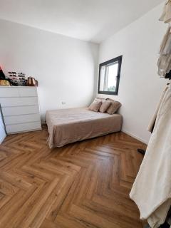 Modern Apartment with Panoramic Views - 6