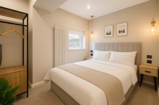 Modern Central 2 Bedroom Flat For 4 - Free Parking - 7